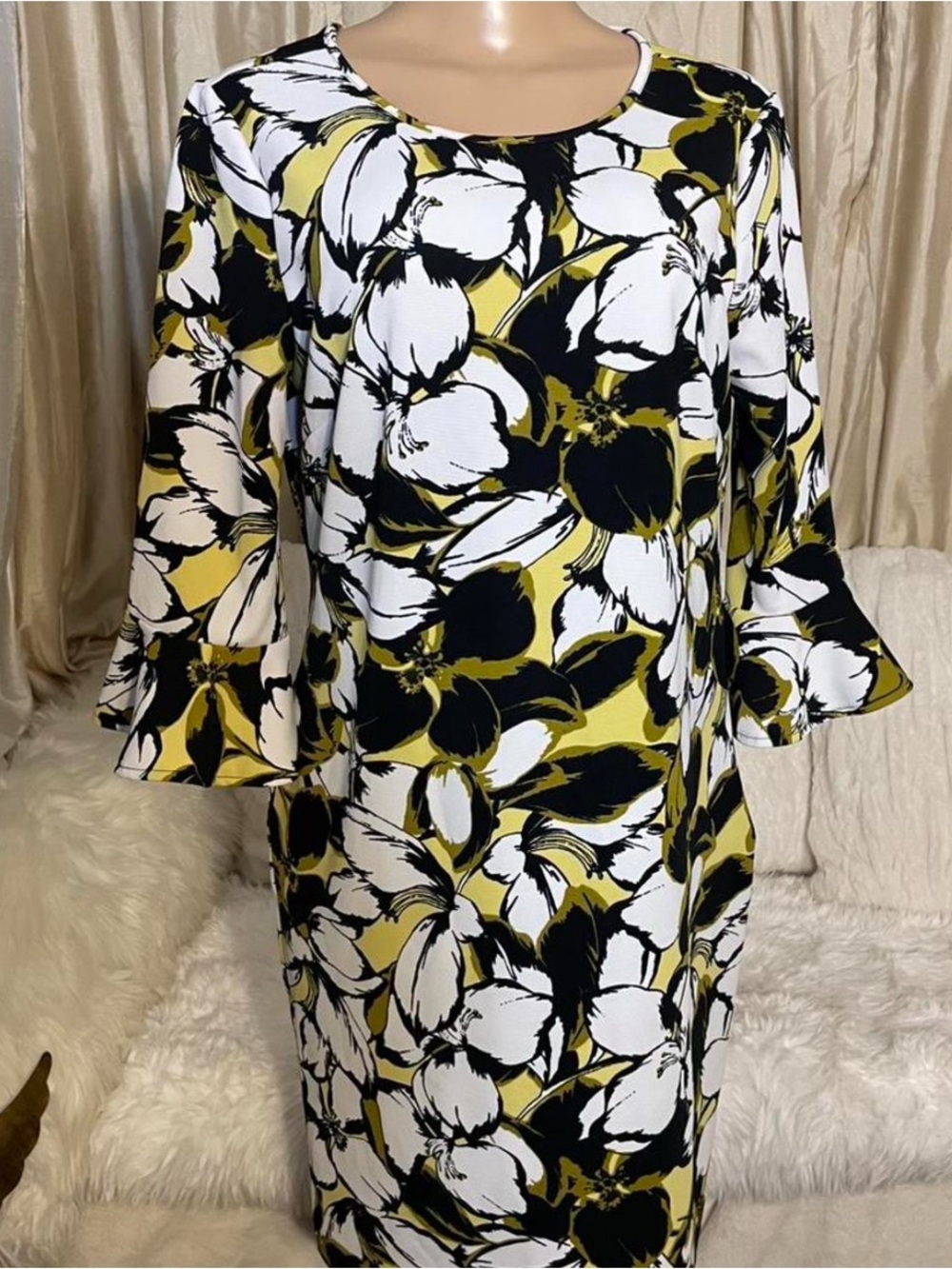 ILE NEW YORK  Floral Long-Bell Sleeve Shift Dress in White, Black & Olive Sz 12
